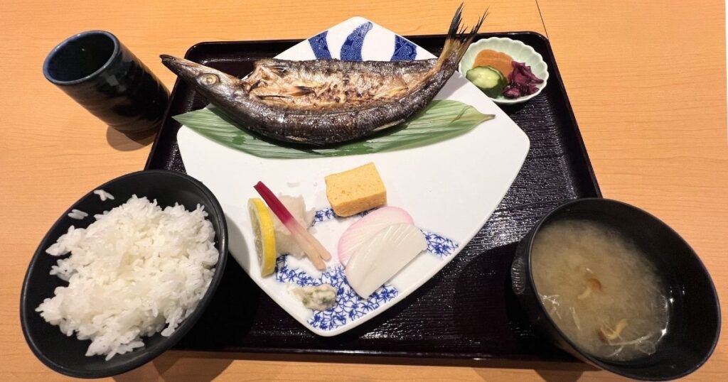 小田原駅直結の魚國でいただいた干物御膳